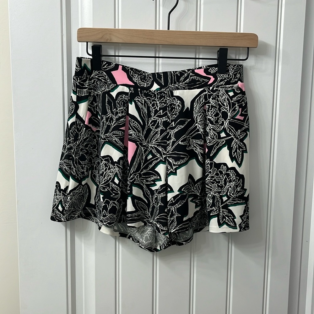 EUC Express printed shorts
